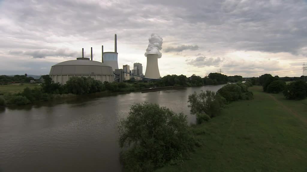 Acest videoclip cu imagini de arhivă ilustrează subiecte precum schimbările climatice, emisiile de gaze cu efect de seră, producția de energie, transportul aerian, rutier și pe căi navigabile.