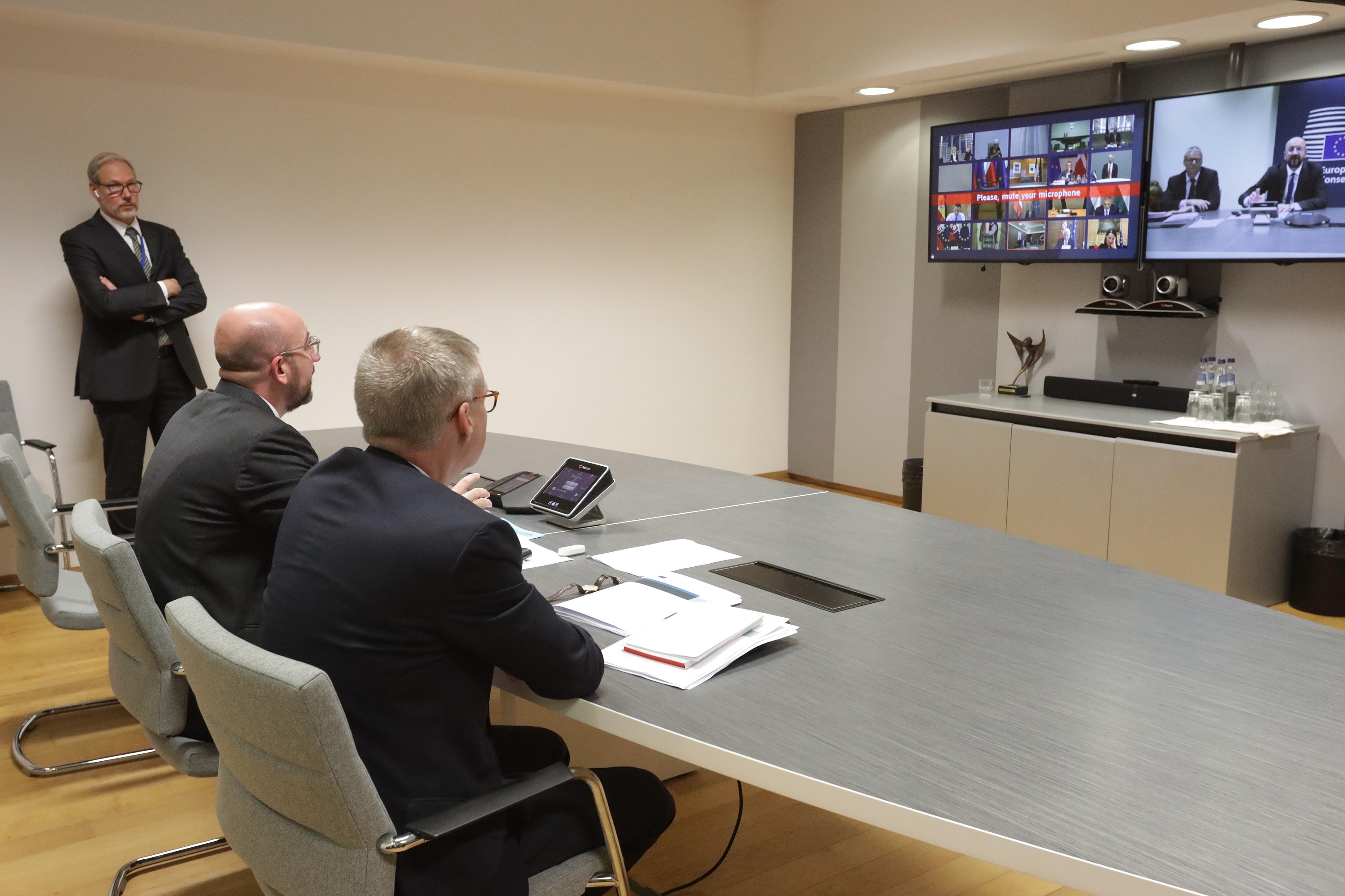 Material video: selecții de la videoconferința liderilor UE cu privire la coronavirus